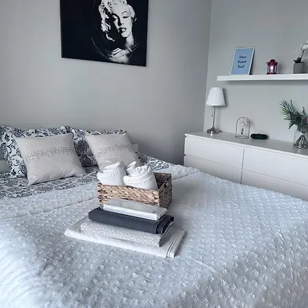 Platinum Towers Cityrent Parking Апартаменты