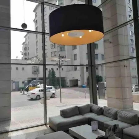 Platinum Towers Cityrent Parking 华沙